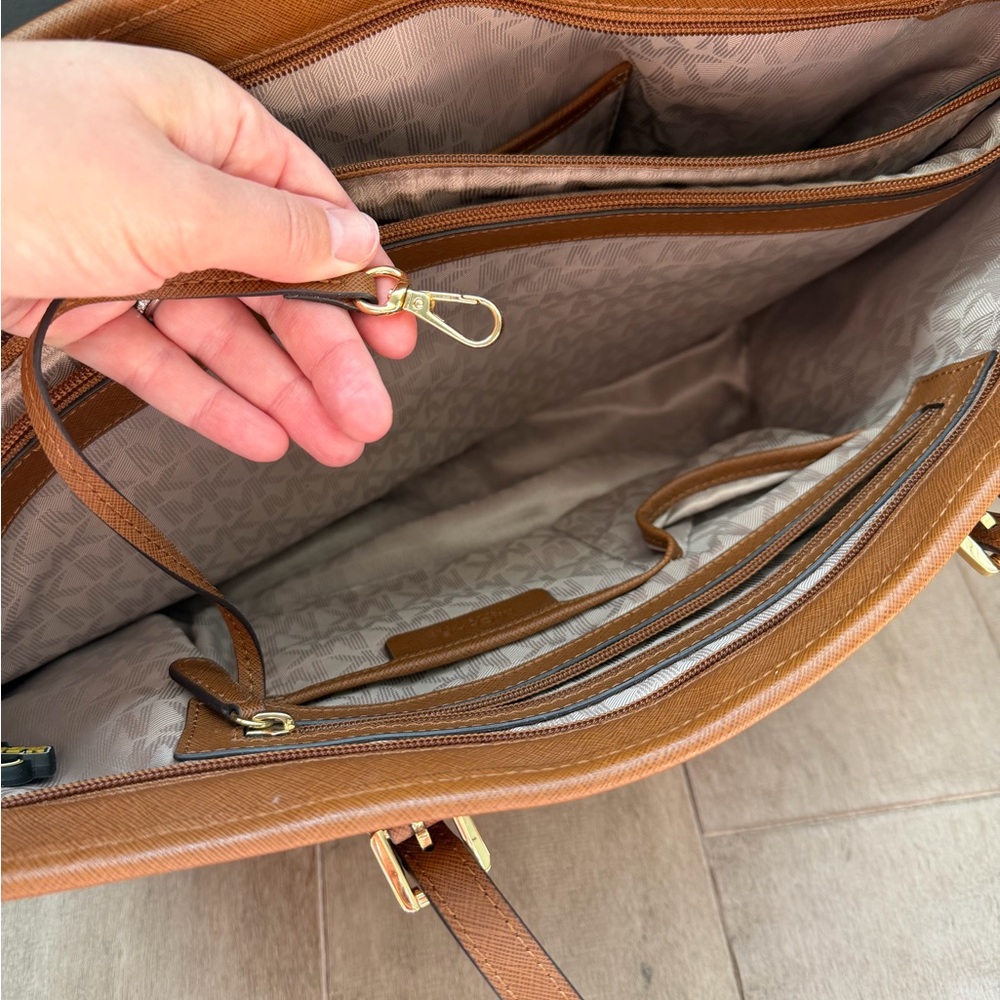 Michael Kors Tan Tote / Laptop Bag - Picture 9 of 15